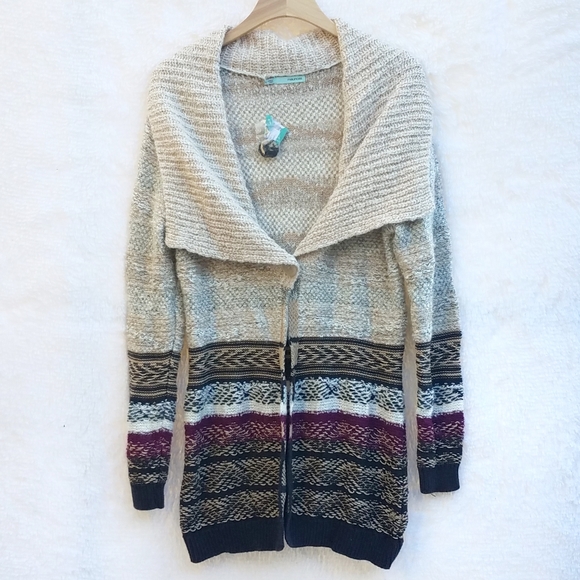 Maurices Sweaters - Maurices Woman’s Size L Cardigan Sweater
